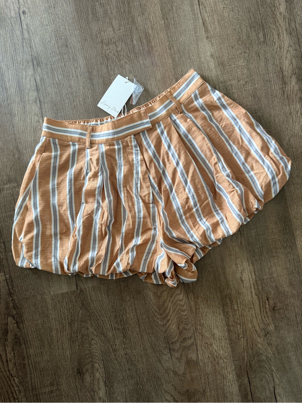 Tropical Drift Bubble Hem Shorts